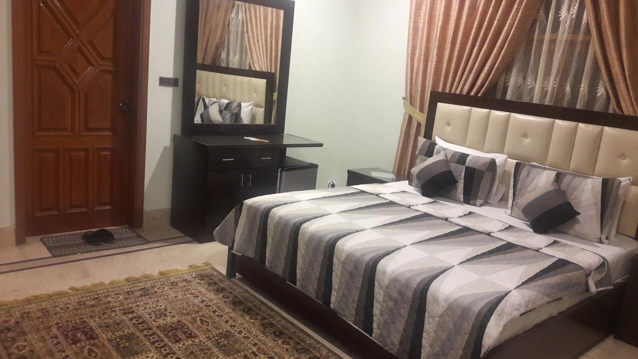 Hotel Seven 7 Karachi Exterior photo